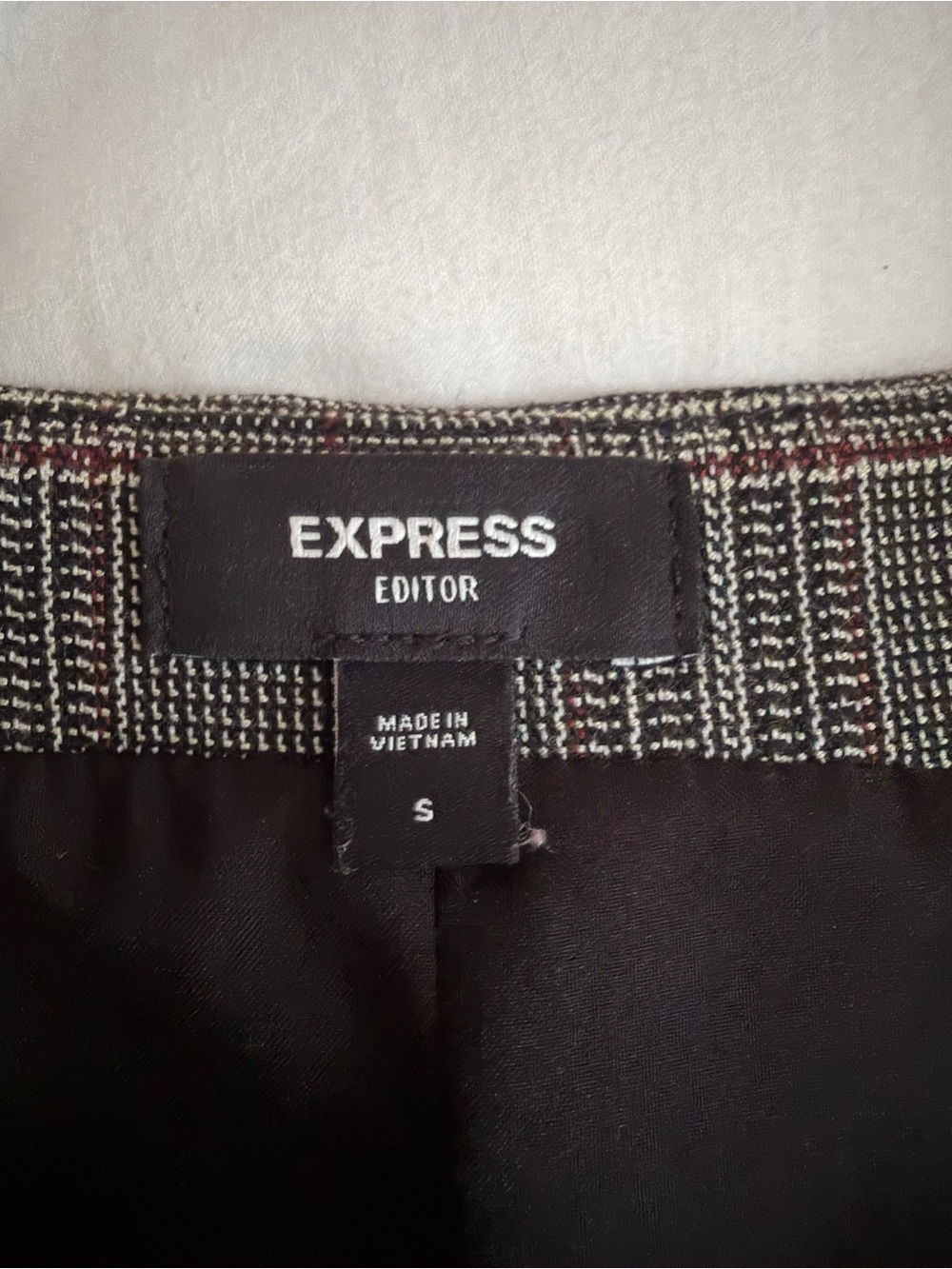 Express Editor Plaid Vest in Gray, Brown and Red SIZE SMALL - Picture 6 of 6